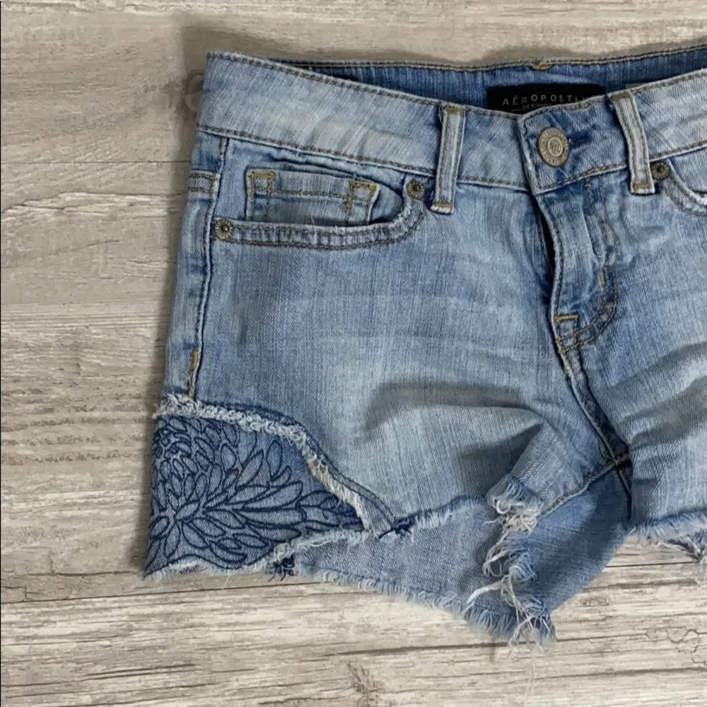 Aeropostale Fringe Embroidered Pocket Denim Shorts